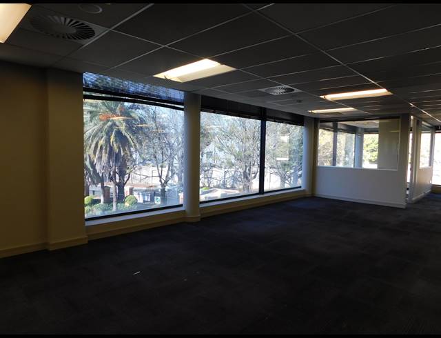 854M² OFFICE TO LET IN WAVERLEY